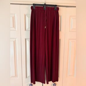 Women's Burgundy Pleated Pants Sz Small - Medium